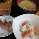 Fujizushi - マカロニサラダ、みょうがの甘酢漬け、エビ出汁の味噌汁