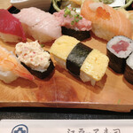 Edo tsuko zushi - シャリが多めの寿司の数々