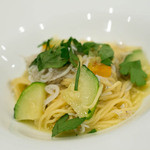 クラリタ ダ マリッティマ - 腰越産しらすとズッキーニのタリオリーニ