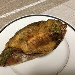 パンやきどころ RIKI - 釜焼きバジルチキンとトマトのフレンチドック ¥360+税
