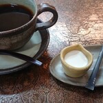 はしもと珈琲館 - 食後のコーヒー。
      やはり自家製の珈琲は一味違います。