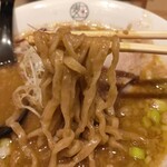 味噌ヌードル 麹 - 太めの縮れ麺