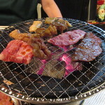 ホルモン館 - 