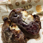 パンやきどころ RIKI - クランベリーとクルミのフロマージュ ¥250+税