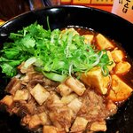 大衆中華酒場 ひよこ飯店 - 魯肉は甘辛。