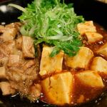 大衆中華酒場 ひよこ飯店 - 豆腐大きめ麻婆。