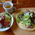 無国籍バル KAIKYO - プロシュート＆ハーブサラダ