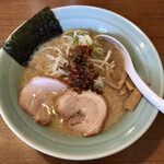 麺通 - らーめん：太麺（背脂醤油）半麺で 780円