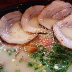 長崎らーめん 西海製麺所 - ガッツリ！炙りバラとろチャーシュー（アップ）