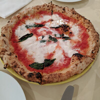 ナプレ 横浜高島屋店 - 『水牛のモッツアレラチーズのマルゲリータ』２４７５円