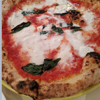 ナプレ 横浜高島屋店 - 『水牛のモッツアレラチーズのマルゲリータ』２４７５円