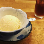 きまっし - 食後のアイスと麦茶