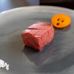 プレゼンテ スギ - 2020.8 High＆Low ステーキ（八千代黒牛ヒレ、人参ピクルス、牛蒡バルサミコ酢漬け）