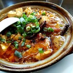 四川料理　蘭 - 麻婆豆腐麺 辛いバージョンです。 土鍋で熱々提供