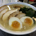 ラーメン 前田家 - チャーシュー麺並　煮卵トッピング　脂多め