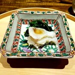 温石 - 「鯒のしゃぶしゃぶ 山椒オイル」良い鯒が入ったと嬉しそうに。鯒の旨みを消さないために、ポン酢や梅肉は使わず、仄かな山椒オイルだけでいただきます。感動。