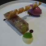 レストラン ラ・フロレゾン・ドゥ・タケウチ - 特性デザート 巨峰とデラウエアのゼリー寄せ 巨峰のソルベと共に 