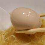 らぁ麺や 嶋 - 味玉リフト