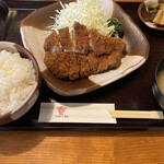 とんかつ治作 - ジャンボロースカツ定食ご飯大盛り