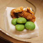 温石 - 自家製の落花生豆腐。トッピングはローストした落花生のペースト。これはウンマイ。バターに混ぜてウイスキーのアテにしたい。砂地で栽培される落花生、今は浜松産。ひたすら優しく味蕾をくすぐります