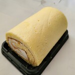 夢工房 - ロールケーキフルーツ(350円)です。