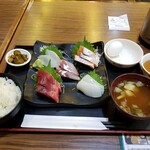 Sakura Suisan - 本日の刺身五種盛り定食。