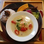 Kareya Epokku - 季節の野菜とエビのグリーンカレー