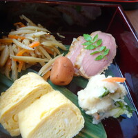 MAIN DINING by THE HOUSE OF PACIFIC - 一段目のお重