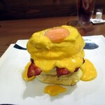 紅鶴 - ベーコンと目玉焼き