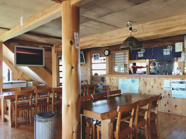 月山頂上小屋 - 余目（食堂）の写真