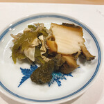 うを徳 - 煮鮑　＆　鮑の肝黄身和