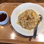 中華食堂ウーロン - シンプルなパラパラ炒飯