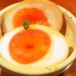 豚小家 - 味付け玉子（お通し）