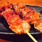 豚小家 - 左から、てっぽうタレ、しろタレ