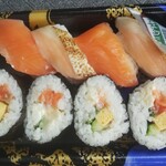 ディオ - サーモンづくし寿司(税抜)276円 ※開封後 (2020.08.23)