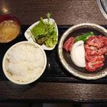 Yakiniku Zaou - カルビ＋牛タンランチ（土日祝 1,408円)