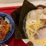 熟成豚骨ラーメン 一番軒 - 贅沢濃厚辛味噌豚骨ラーメン(950円税込)、唐揚げ丼セット(お好きな麺＋300円税込)