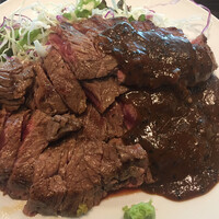 キャトルラパン - 味噌 山葵醬油 ソースで 豪華にステーキ