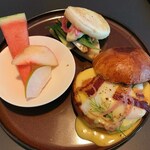 THE TASTE - ブルオッシュエッグベネディクト／紫蘇香る焼き鯖サンドイッチ（ハーフ）