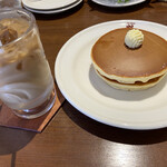 33＋コーヒー - クラシックホットケーキ、アイスカフェオレ