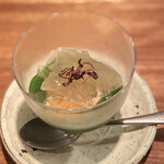 オオクサ - 軍鶏のコンソメとパプリカ・モロヘイヤ