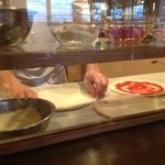 パルフィオーレ - 目の前で職人さんがピザを作る！！！
