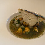 シャントレル - スズキのポワレ、モンサンミッシェル産ムール貝