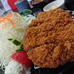 Tonkatsuyayuu - 上ロースかつジャンボ定食
                        このボリュームでこの価格は安い！