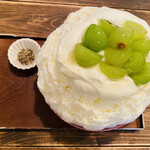 サカノウエカフェ - 生はちみつシャインマスカット　1,700円