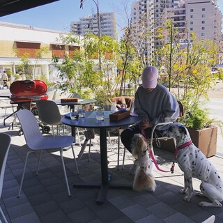 개방적인 테라스석이 특등석! 완찬 대환영입니다♪