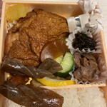 Tougeno Kamameshi Hompo Oginoya - 骨つきもも肉、蒟蒻、砂肝味付け、佃煮、胡瓜、大根味噌漬？