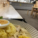 のっけごはん ジャスミン食堂 - カレー越しの店内