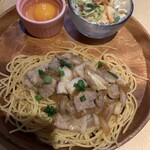 石蔵カフェ ヴェールボア - とんこつ醤油焼きスパ