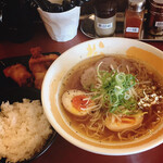 麺屋 松 - 松ラーメンと唐揚げセット